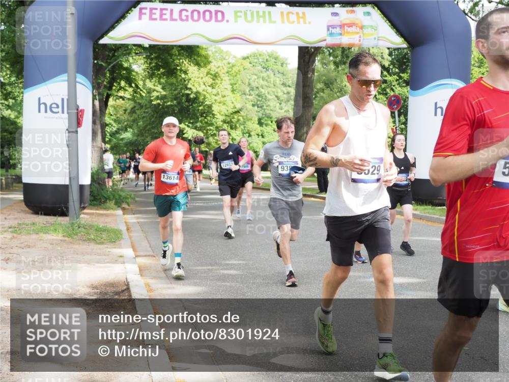 29.06.2025 - hella hamburg halbmarathon MichiJ http://msf.ph/oto/8301924 29.06.2025 10:34:47 Zwischen KM18-KM19 1604, 3087, 5459, 5532, 5889, 6421, 6691, 6978, 7908, 8142, 8482, 8981, 9386, 9529, 9786, 11185, 11858, 12651, 13614, 13698, 13728, 14045, 14415, 15149, 15157, 15451, 15611, 15684, 15741, 15973, 17461, 17669, 17718, 19209 meine-sportfotos.de