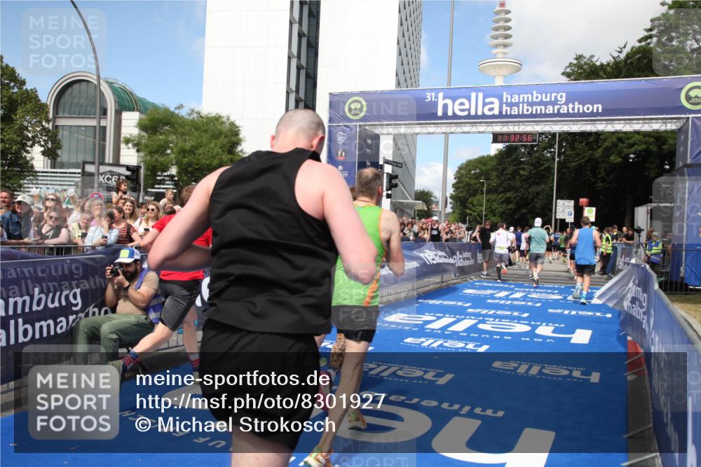 29.06.2025 - hella hamburg halbmarathon Michael Strokosch http://msf.ph/oto/8301927 29.06.2025 11:32:54 Ziel 3786, 6078, 6502, 6843, 7920, 8355, 10421, 11198, 11338, 12835, 13149, 13339, 13604, 13623, 14032, 15482, 16778, 19100 meine-sportfotos.de