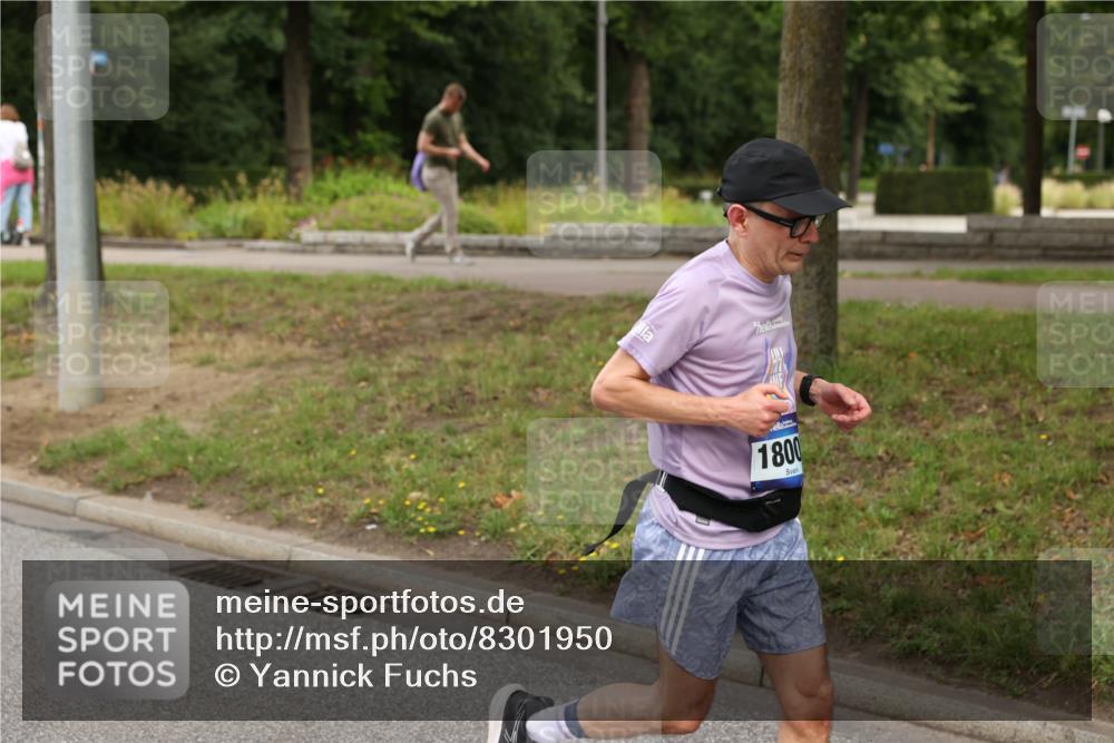 29.06.2025 - hella hamburg halbmarathon Yannick Fuchs http://msf.ph/oto/8301950 29.06.2025 10:37:35 20KM 1675, 1735, 2653, 3697, 4080, 4229, 4318, 5011, 5124, 5477, 7026, 7508, 7635, 9364, 9534, 10099, 10237, 10251, 11177, 12153, 12723, 12776, 13398, 13746, 13807, 14201, 14210, 14226, 14484, 14849, 15255, 15328, 15706, 15851, 15921, 16314, 16338, 18004, 18274, 18304, 18449, 18987, 19009, 19038, 19051, 19229 meine-sportfotos.de