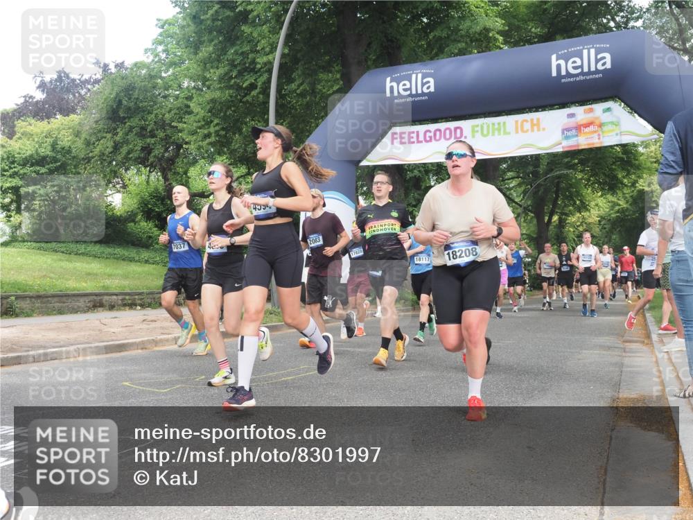 29.06.2025 - hella hamburg halbmarathon KatJ http://msf.ph/oto/8301997 29.06.2025 10:43:26 Zwischen KM18-KM19 1972, 2083, 2741, 2982, 2996, 3042, 4152, 4594, 4813, 5418, 7037, 8255 meine-sportfotos.de