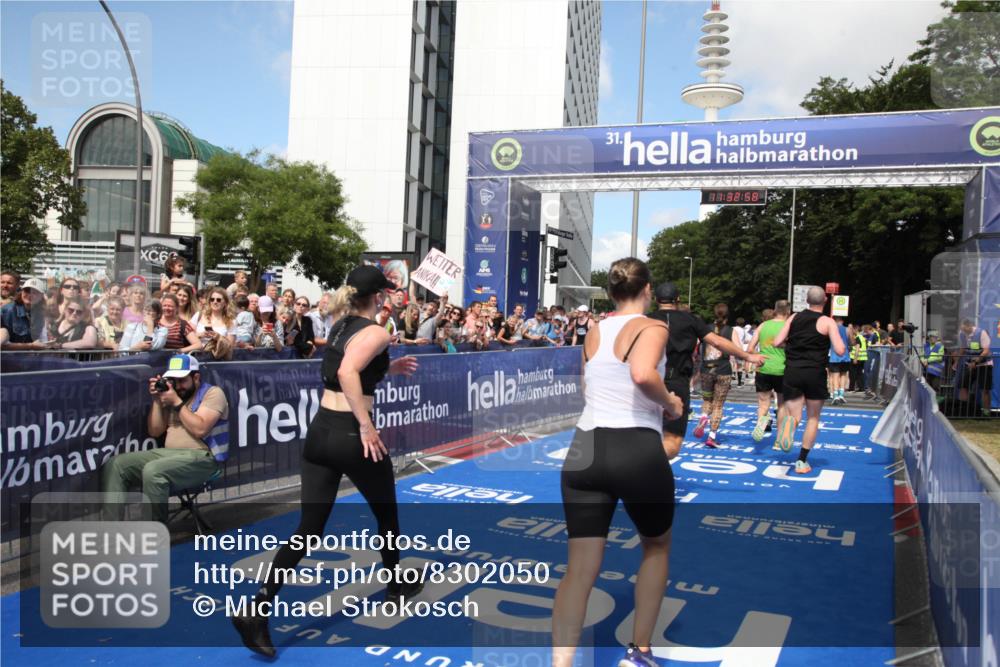 29.06.2025 - hella hamburg halbmarathon Michael Strokosch http://msf.ph/oto/8302050 29.06.2025 11:32:56 Ziel 3264, 3786, 6078, 6502, 6843, 7920, 8355, 11198, 11338, 12835, 13623, 14032, 15482, 16778, 19100, 19211 meine-sportfotos.de