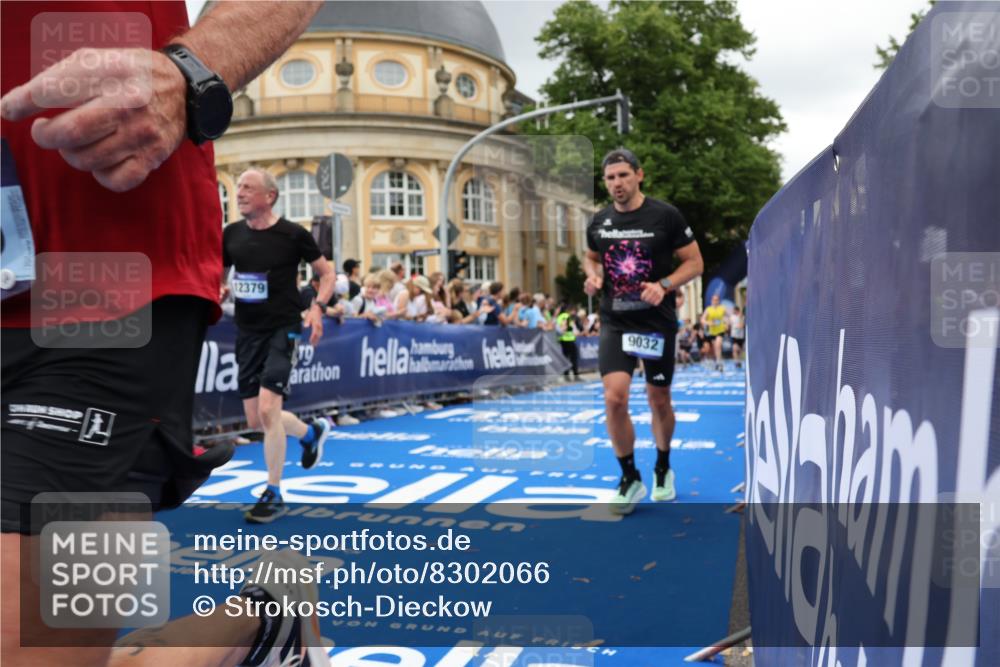 29.06.2025 - hella hamburg halbmarathon Strokosch-Dieckow http://msf.ph/oto/8302066 29.06.2025 10:54:05 Ziel 1151, 1410, 1815, 3096, 3208, 3209, 3898, 5638, 6294, 6356, 6374, 6443, 6581, 8390, 8394, 9032, 9791, 11499, 12213, 12379, 13397, 13794, 15169, 15524, 16780, 16871, 17348, 18308 meine-sportfotos.de