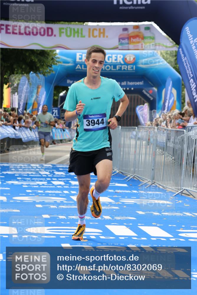 29.06.2025 - hella hamburg halbmarathon Strokosch-Dieckow http://msf.ph/oto/8302069 29.06.2025 10:16:30 Ziel 3944, 11864 meine-sportfotos.de
