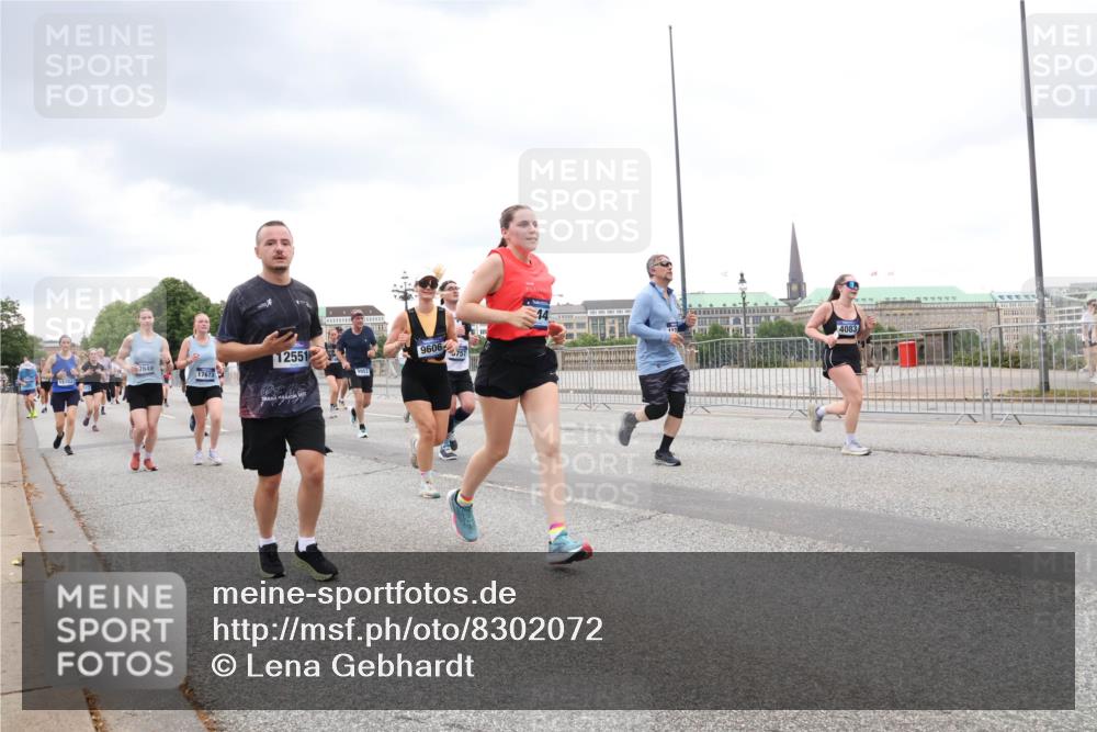 29.06.2025 - hella hamburg halbmarathon Lena Gebhardt http://msf.ph/oto/8302072 29.06.2025 10:56:25 Lombardsbrücke 12551, 9953, 17673, 15103, 200, 9606, 757, 4083, 1047, 1113, 1738, 1909, 2095, 2143, 2307, 2793, 2887, 2915, 2991, 3257, 3268, 3438, 3520, 3614, 3675, 3676, 3953, 3987, 4083, 4354, 4473, 4773, 4836, 5237, 5306, 5438, 5580, 5693, 5757, 5911, 5994, 6494, 6690, 6968, 7025, 7028, 7090, 7307, 7516, 7616, 7711, 8005, 8108, 8305, 8517, 8606, 8766, 8939, 8943, 9172, 9210, 9383, 9435, 9606, 9838, 9910, 9948, 9953, 10555, 10569, 10571, 10640, 10740, 10784, 10987 meine-sportfotos.de