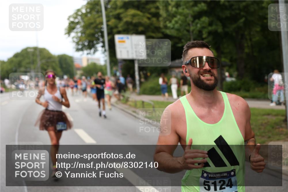 29.06.2025 - hella hamburg halbmarathon Yannick Fuchs http://msf.ph/oto/8302140 29.06.2025 10:37:36 20KM 1675, 1735, 2653, 3697, 4080, 4229, 4318, 5124, 5477, 7026, 7508, 7635, 9364, 9534, 10099, 10237, 10251, 11177, 12153, 12723, 12776, 13398, 13746, 13807, 14201, 14210, 14484, 14849, 15328, 15706, 15851, 15921, 16314, 16338, 18004, 18274, 18304, 18449, 18987, 19009, 19038, 19051, 19229 meine-sportfotos.de