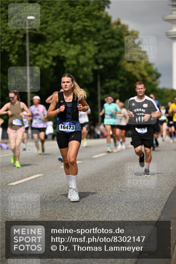 29.06.2025 - hella hamburg halbmarathon Dr. Thomas Lammeyer http://msf.ph/oto/8302147 29.06.2025 10:16:27 Kennedybrücke 1249, 1610, 1785, 1850, 1851, 2963, 2964, 3182, 3248, 3262, 3363, 4453, 5150, 5166, 5176, 6822, 6871, 7014, 7907, 8917, 8971, 9428, 9705, 10067, 10402, 10409, 10685, 11025 meine-sportfotos.de