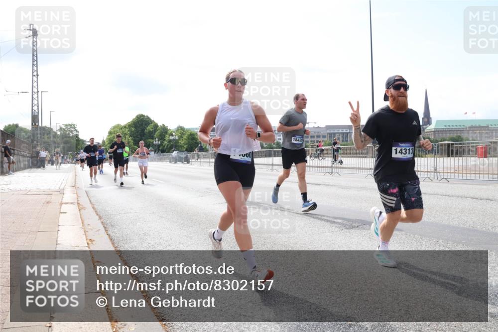 29.06.2025 - hella hamburg halbmarathon Lena Gebhardt http://msf.ph/oto/8302157 29.06.2025 10:12:12 Lombardsbrücke 1062, 1328, 1790, 1850, 1992, 2661, 3262, 3363, 3746, 4453, 4499, 5176, 5379, 5597, 5598, 5605, 6822, 6871, 6966, 7474, 7571, 9191, 9253, 9254, 9405, 9428, 9705, 10042, 10409, 10685, 11507, 11509, 11525, 11537, 11581, 11917, 12473, 13171, 13177, 13542, 13958, 14060, 14196, 14313, 14384, 14863, 14868, 15137, 16379, 16976, 17638, 17774, 18261, 18395, 18429, 18655 meine-sportfotos.de