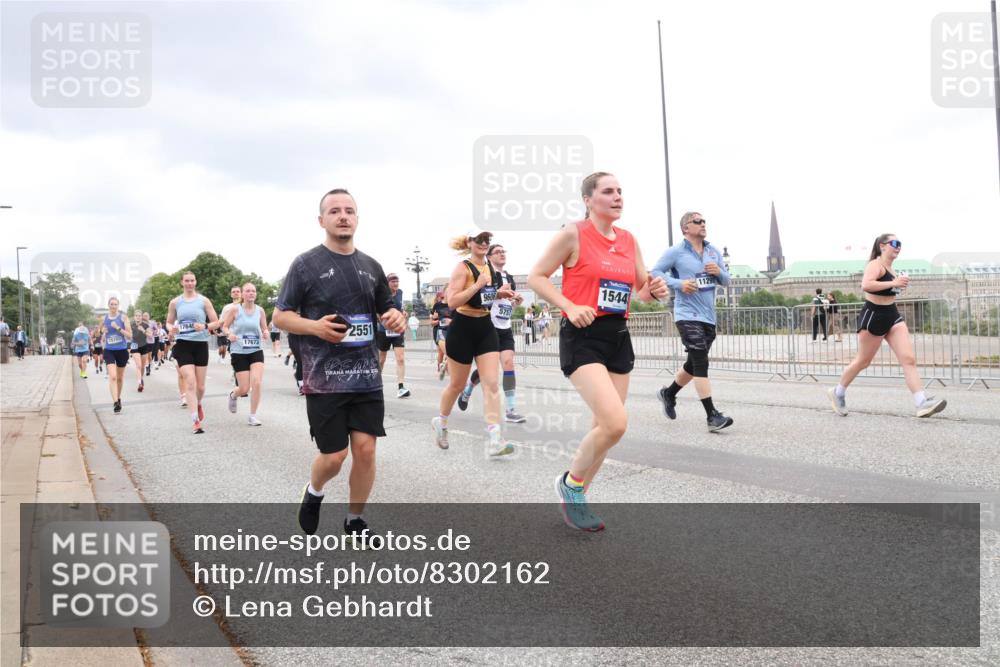 29.06.2025 - hella hamburg halbmarathon Lena Gebhardt http://msf.ph/oto/8302162 29.06.2025 10:56:25 Lombardsbrücke 15103, 17673, 2551, 9606, 5757, 1544, 1047, 1113, 1738, 1909, 2095, 2143, 2307, 2793, 2887, 2915, 2991, 3257, 3268, 3438, 3520, 3614, 3675, 3676, 3953, 3987, 4083, 4354, 4473, 4773, 4836, 5237, 5306, 5438, 5580, 5693, 5757, 5911, 5994, 6494, 6690, 6968, 7025, 7028, 7090, 7307, 7516, 7616, 7711, 8005, 8108, 8305, 8517, 8606, 8766, 8939, 8943, 9172, 9210, 9383, 9435, 9606, 9838, 9910, 9948, 9953, 10555, 10569, 10571, 10640, 10740, 10784, 10987 meine-sportfotos.de