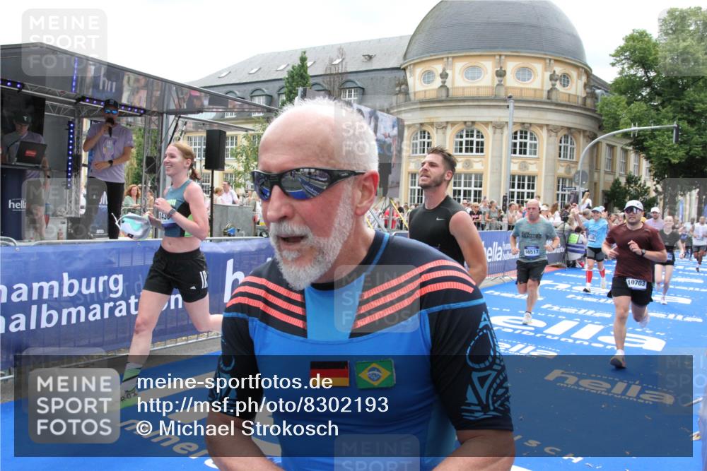 29.06.2025 - hella hamburg halbmarathon Michael Strokosch http://msf.ph/oto/8302193 29.06.2025 10:57:54 Ziel 1972, 2034, 2806, 2883, 5391, 7138, 7269, 9820, 10599, 10703, 11394, 12440, 12523, 13376, 14737, 15349, 16517, 17543, 18492, 18727 meine-sportfotos.de