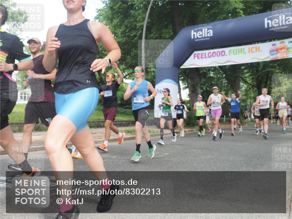29.06.2025 - hella hamburg halbmarathon KatJ http://msf.ph/oto/8302213 29.06.2025 10:43:27 Zwischen KM18-KM19 1972, 2083, 2741, 2982, 2996, 4152, 4594, 4813, 5418, 7037, 7547 meine-sportfotos.de
