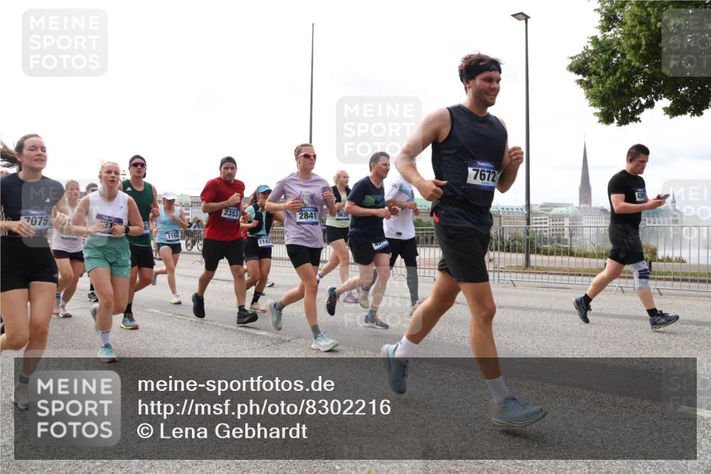 29.06.2025 - hella hamburg halbmarathon Lena Gebhardt http://msf.ph/oto/8302216 29.06.2025 10:21:54 Lombardsbrücke 7075, 1158, 2353, 2841, 9635, 484, 7672, 4289, 1003, 1072, 1158, 1191, 1250, 1294, 1401, 1668, 1958, 1963, 2009, 2063, 2172, 2315, 2353, 2514, 2529, 2744, 3050, 3172, 3458, 3606, 3768, 3770, 3825, 3826, 3995, 4046, 4289, 4366, 4375, 4376, 4697, 4786, 5122, 5412, 5641, 5759, 5957, 6086, 6103, 6475, 6676, 6805, 6881, 7075, 7162, 7612, 7672, 7781, 8286, 8431, 8715, 8860, 8896, 8954, 8959, 9002, 9062, 9369, 9483, 9499, 9532, 9624, 10374, 10874 meine-sportfotos.de