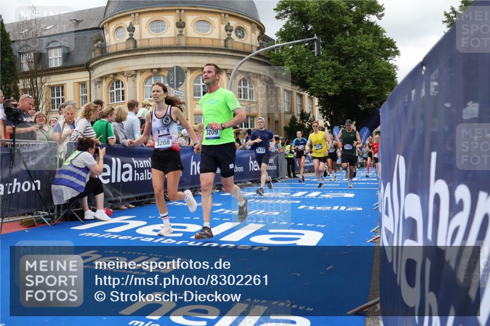 29.06.2025 - hella hamburg halbmarathon Strokosch-Dieckow http://msf.ph/oto/8302261 29.06.2025 10:54:07 Ziel 1151, 1410, 3177, 3208, 3209, 3898, 5638, 6082, 6084, 6294, 6356, 6443, 6581, 8390, 9032, 9791, 11499, 12213, 12379, 13033, 13397, 13794, 15169, 15524, 16780, 16871, 17348, 18308 meine-sportfotos.de