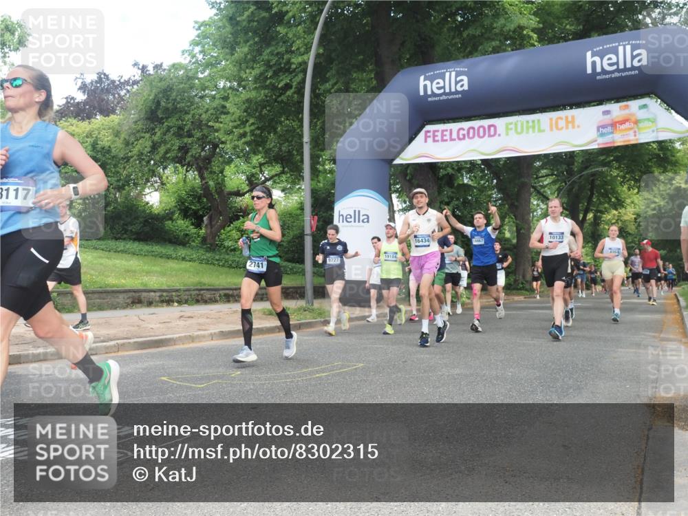 29.06.2025 - hella hamburg halbmarathon KatJ http://msf.ph/oto/8302315 29.06.2025 10:43:28 Zwischen KM18-KM19 1972, 2083, 2741, 2982, 2996, 4152, 4594, 4813, 5418, 7037, 7547 meine-sportfotos.de
