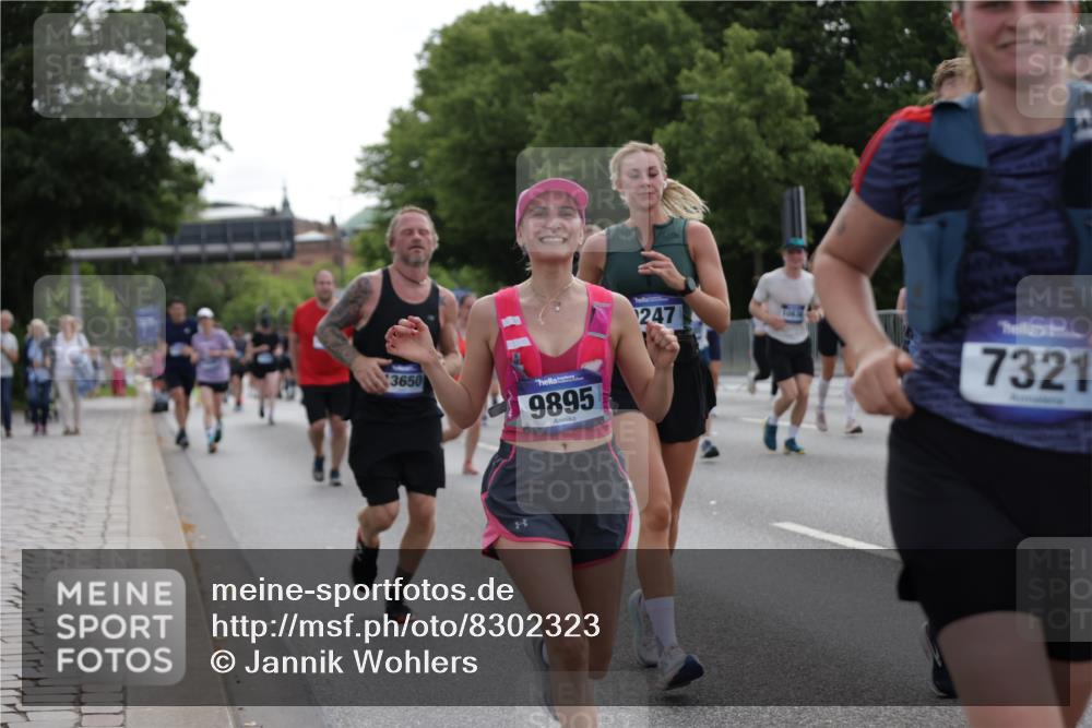 29.06.2025 - hella hamburg halbmarathon Jannik Wohlers http://msf.ph/oto/8302323 29.06.2025 10:37:24 Lombardsbrücke 1475, 1578, 1799, 1985, 2199, 2853, 3230, 3246, 5139, 5522, 5875, 6243, 6362, 7244, 7321, 7350, 7696, 8985, 9247, 9288, 9895, 10159, 10506, 10836, 11087, 11164, 11456, 11457, 11543, 11882, 12242, 12254, 12472, 12824, 13650, 14018, 15002, 15418, 15511, 16211, 16360, 16680, 17389, 17793, 17798, 18317, 18319 meine-sportfotos.de