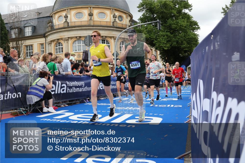 29.06.2025 - hella hamburg halbmarathon Strokosch-Dieckow http://msf.ph/oto/8302374 29.06.2025 10:54:09 Ziel 1410, 3103, 3177, 3208, 3209, 3861, 3898, 5638, 6082, 6084, 6294, 6443, 6581, 7274, 8223, 8390, 9032, 9791, 11499, 12213, 12379, 13033, 13397, 13794, 15169, 15524, 16527, 16780, 16871, 17087 meine-sportfotos.de