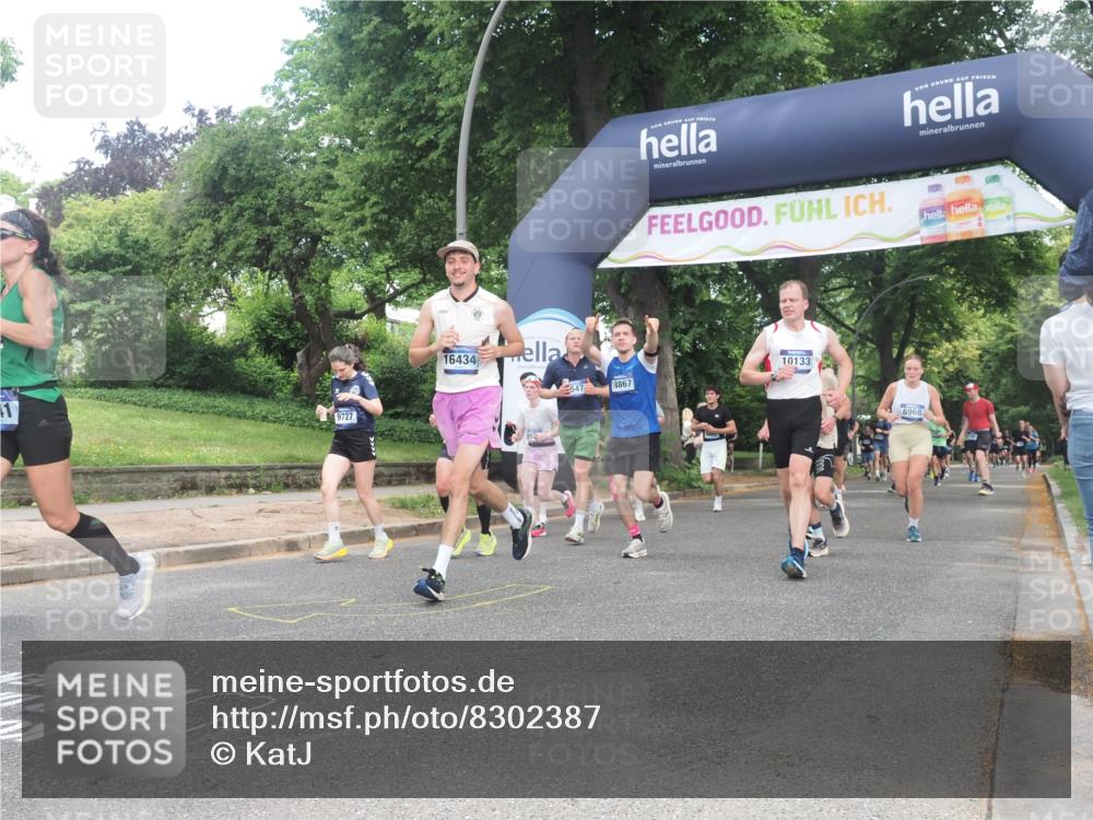 29.06.2025 - hella hamburg halbmarathon KatJ http://msf.ph/oto/8302387 29.06.2025 10:43:29 Zwischen KM18-KM19 1972, 2083, 2741, 2982, 2996, 4152, 4594, 4813, 7037, 7547 meine-sportfotos.de