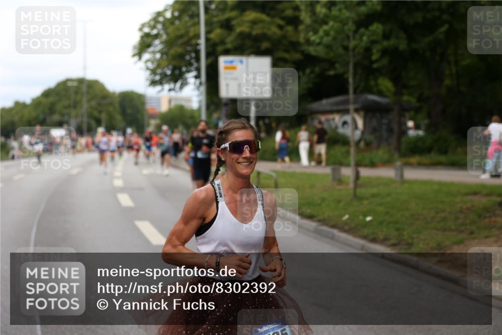 29.06.2025 - hella hamburg halbmarathon Yannick Fuchs http://msf.ph/oto/8302392 29.06.2025 10:37:37 20KM 1735, 2653, 3697, 3928, 4080, 4229, 4318, 5124, 5477, 7026, 7508, 7635, 10099, 10237, 10251, 11177, 12153, 12723, 12776, 13398, 13746, 13807, 14201, 14210, 14484, 14849, 15328, 15706, 15851, 15921, 16314, 16338, 16997, 18004, 18274, 18304, 18449, 18987, 19009, 19038, 19051, 19229 meine-sportfotos.de