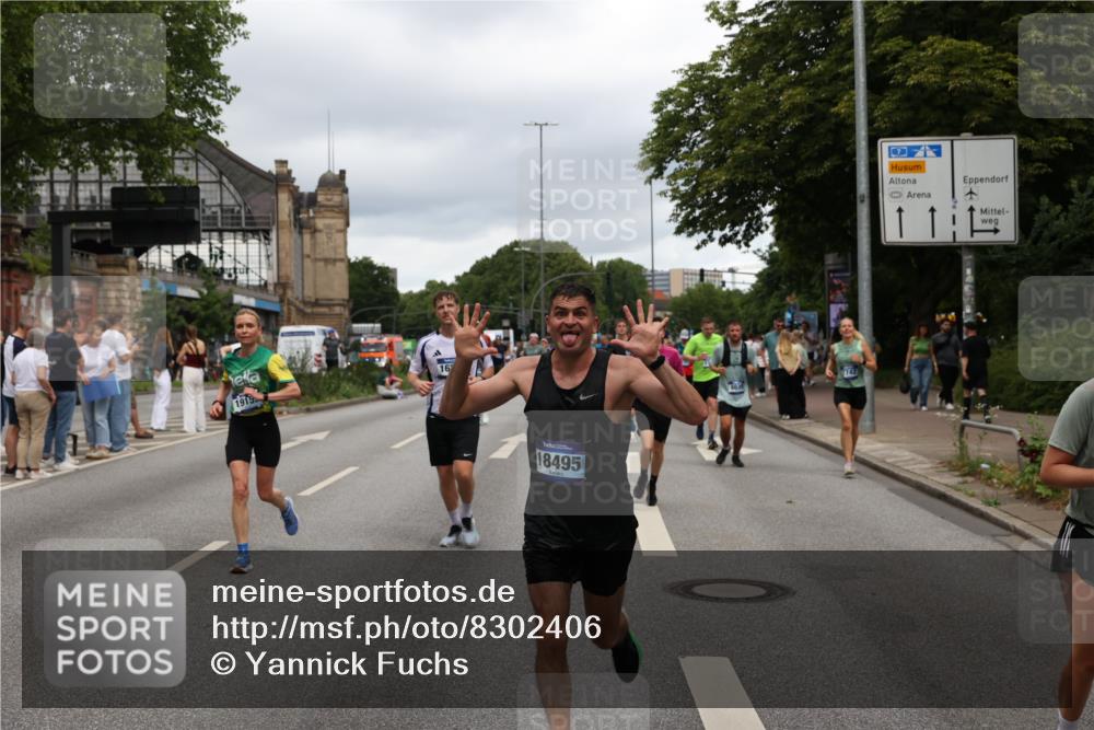 29.06.2025 - hella hamburg halbmarathon Yannick Fuchs http://msf.ph/oto/8302406 29.06.2025 10:49:58 20KM 1130, 1180, 1877, 2378, 2982, 3042, 3048, 4951, 5287, 5465, 5721, 5744, 6759, 7646, 7742, 8255, 8311, 8330, 8639, 8863, 9361, 9562, 9622, 11039, 11143, 11309, 11554, 11638, 12196, 12515, 12858, 13474, 14363, 14461, 15134, 16043, 16375, 16401, 16434, 16625, 16786, 17468, 17615, 18117, 18125, 18212, 18325, 18340, 18495, 18531, 18634, 18741, 18746, 18835, 18966, 19120, 19152 meine-sportfotos.de
