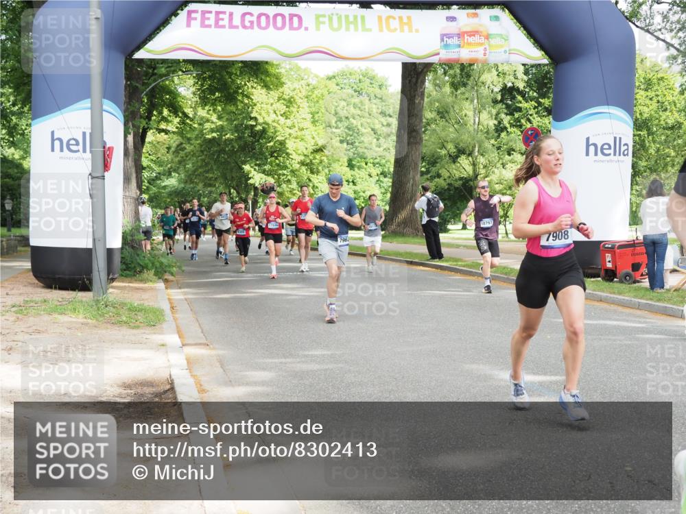 29.06.2025 - hella hamburg halbmarathon MichiJ http://msf.ph/oto/8302413 29.06.2025 10:34:49 Zwischen KM18-KM19 1604, 3087, 5459, 5532, 6421, 6978, 7599, 7908, 7962, 8482, 9386, 9529, 9786, 11185, 12651, 13614, 13728, 14415, 15149, 15611, 15684, 15741, 15973, 17669, 17718, 19209 meine-sportfotos.de
