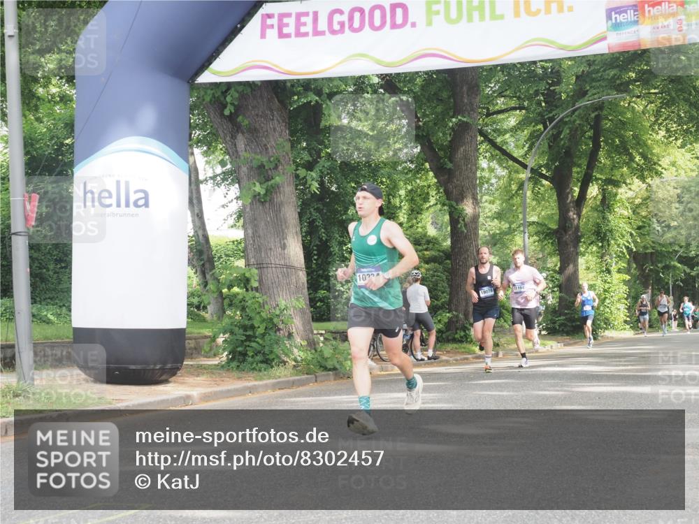 29.06.2025 - hella hamburg halbmarathon KatJ http://msf.ph/oto/8302457 29.06.2025 10:14:10 Zwischen KM18-KM19  meine-sportfotos.de