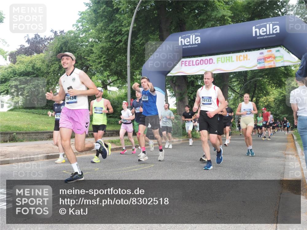 29.06.2025 - hella hamburg halbmarathon KatJ http://msf.ph/oto/8302518 29.06.2025 10:43:29 Zwischen KM18-KM19 1972, 2083, 2741, 2982, 2996, 4152, 4594, 4813, 7037, 7547 meine-sportfotos.de