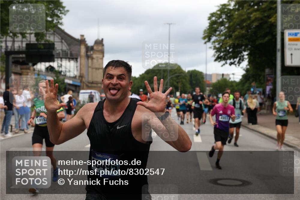 29.06.2025 - hella hamburg halbmarathon Yannick Fuchs http://msf.ph/oto/8302547 29.06.2025 10:49:59 20KM 1130, 1180, 1877, 2378, 2982, 3042, 3048, 4951, 5287, 5465, 5721, 5744, 6759, 7646, 7742, 8255, 8311, 8330, 8639, 8863, 9361, 9562, 9622, 11039, 11143, 11309, 11554, 11638, 12196, 12515, 12858, 13474, 14363, 14461, 15134, 16043, 16375, 16401, 16434, 16625, 16786, 17468, 17615, 18117, 18125, 18212, 18325, 18340, 18495, 18531, 18634, 18746, 18835, 18966, 19120, 19152 meine-sportfotos.de