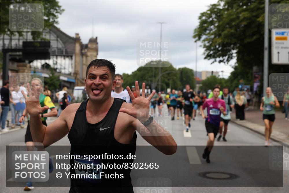 29.06.2025 - hella hamburg halbmarathon Yannick Fuchs http://msf.ph/oto/8302565 29.06.2025 10:49:59 20KM 1130, 1180, 1877, 2378, 2982, 3042, 3048, 4951, 5287, 5465, 5721, 5744, 6759, 7646, 7742, 8255, 8311, 8330, 8639, 8863, 9361, 9562, 9622, 11039, 11143, 11309, 11554, 11638, 12196, 12515, 12858, 13474, 14363, 14461, 15134, 16043, 16375, 16401, 16434, 16625, 16786, 17468, 17615, 18117, 18125, 18212, 18325, 18340, 18495, 18531, 18634, 18746, 18835, 18966, 19120, 19152 meine-sportfotos.de