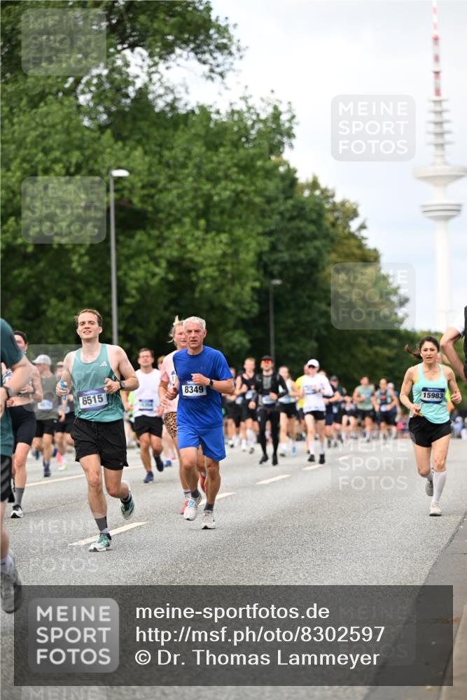29.06.2025 - hella hamburg halbmarathon Dr. Thomas Lammeyer http://msf.ph/oto/8302597 29.06.2025 10:38:02 Kennedybrücke 1189, 1275, 1764, 1896, 2038, 2526, 2776, 2933, 3264, 3340, 3345, 3848, 4361, 4433, 4445, 4449, 4807, 4824, 4826, 5075, 5096, 5141, 5557, 5561, 5566, 5569, 5584, 5821, 5822, 5887, 6364, 6515, 6516, 6956, 7027, 7565, 7633, 7653, 7982, 8157, 8277, 8349, 8375, 8377, 8383, 8401, 8620, 9258, 9438, 9706, 9799, 9875, 9995, 10048, 10071, 10561, 10800, 11111, 11229, 11237, 11260 meine-sportfotos.de