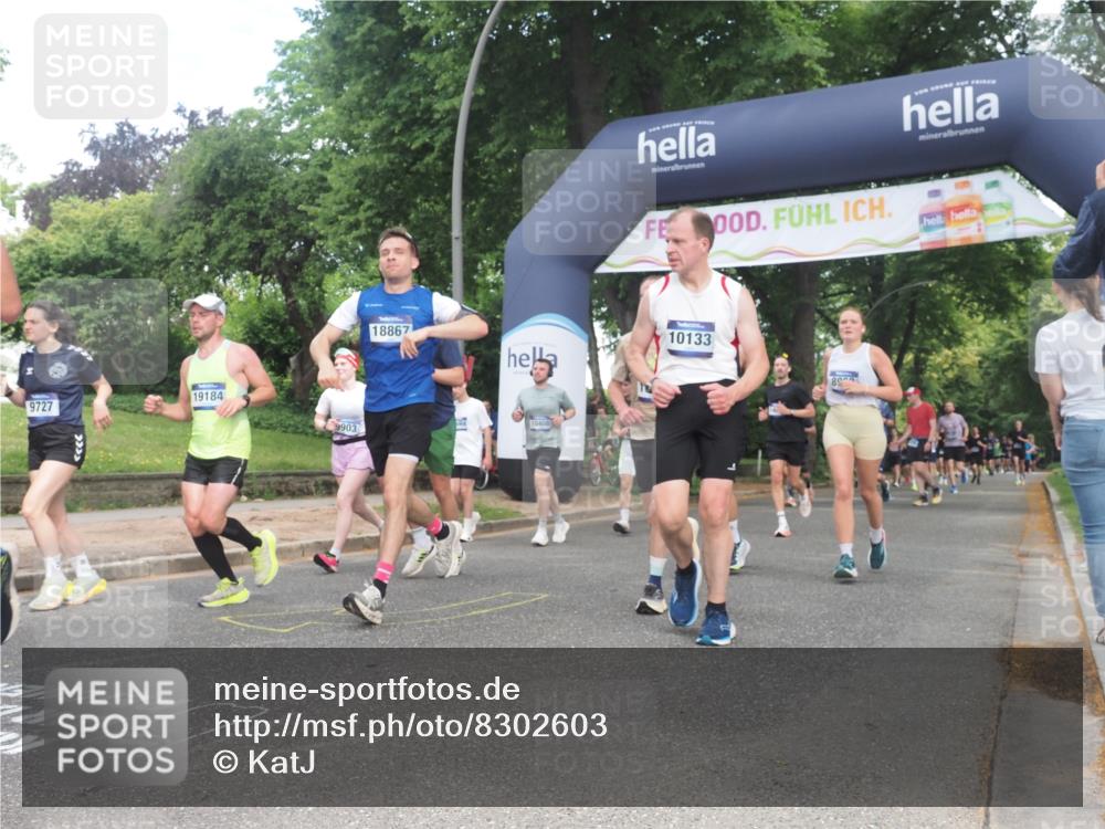 29.06.2025 - hella hamburg halbmarathon KatJ http://msf.ph/oto/8302603 29.06.2025 10:43:30 Zwischen KM18-KM19 1972, 2083, 2250, 2741, 2982, 2996, 4152, 4594, 4813, 7037, 7547 meine-sportfotos.de