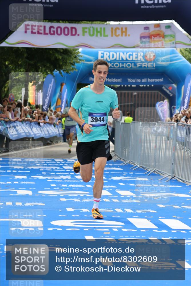29.06.2025 - hella hamburg halbmarathon Strokosch-Dieckow http://msf.ph/oto/8302609 29.06.2025 10:16:30 Ziel 3944, 11864 meine-sportfotos.de