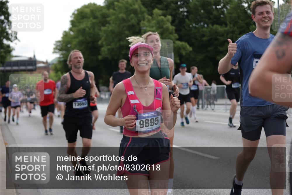 29.06.2025 - hella hamburg halbmarathon Jannik Wohlers http://msf.ph/oto/8302618 29.06.2025 10:37:24 Lombardsbrücke 1475, 1578, 1799, 1985, 2199, 2853, 3230, 3246, 5139, 5522, 5875, 6243, 6362, 7244, 7321, 7350, 7696, 8985, 9247, 9288, 9895, 10159, 10506, 10836, 11087, 11164, 11456, 11457, 11543, 11882, 12242, 12254, 12472, 12824, 13650, 14018, 15002, 15418, 15511, 16211, 16360, 16680, 17389, 17793, 17798, 18317, 18319 meine-sportfotos.de