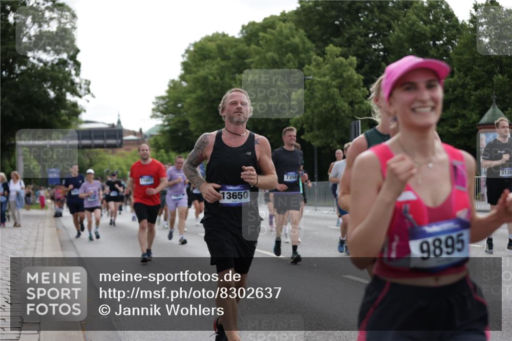 29.06.2025 - hella hamburg halbmarathon Jannik Wohlers http://msf.ph/oto/8302637 29.06.2025 10:37:24 Lombardsbrücke 1475, 1578, 1799, 1985, 2199, 2853, 3230, 3246, 5139, 5522, 5875, 6243, 6362, 7244, 7321, 7350, 7696, 8985, 9247, 9288, 9895, 10159, 10506, 10836, 11087, 11164, 11456, 11457, 11543, 11882, 12242, 12254, 12472, 12824, 13650, 14018, 15002, 15418, 15511, 16211, 16360, 16680, 17389, 17793, 17798, 18317, 18319 meine-sportfotos.de