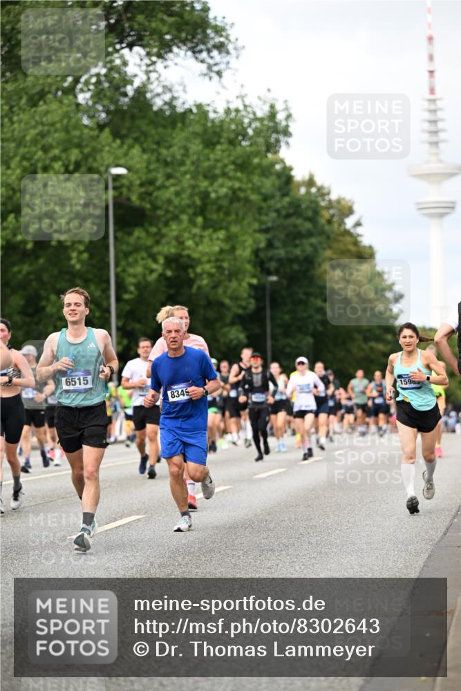 29.06.2025 - hella hamburg halbmarathon Dr. Thomas Lammeyer http://msf.ph/oto/8302643 29.06.2025 10:38:03 Kennedybrücke 1189, 1275, 1764, 1896, 2038, 2526, 2776, 2933, 3264, 3340, 3345, 3848, 4361, 4433, 4445, 4449, 4807, 4824, 4826, 5075, 5096, 5141, 5557, 5561, 5566, 5569, 5691, 5821, 5822, 5887, 6364, 6515, 6516, 6956, 7027, 7565, 7633, 7653, 7982, 8157, 8277, 8349, 8375, 8377, 8383, 8401, 8620, 9258, 9438, 9706, 9799, 9875, 9995, 10048, 10071, 10561, 10800, 11111, 11229, 11237, 11260, 11338 meine-sportfotos.de
