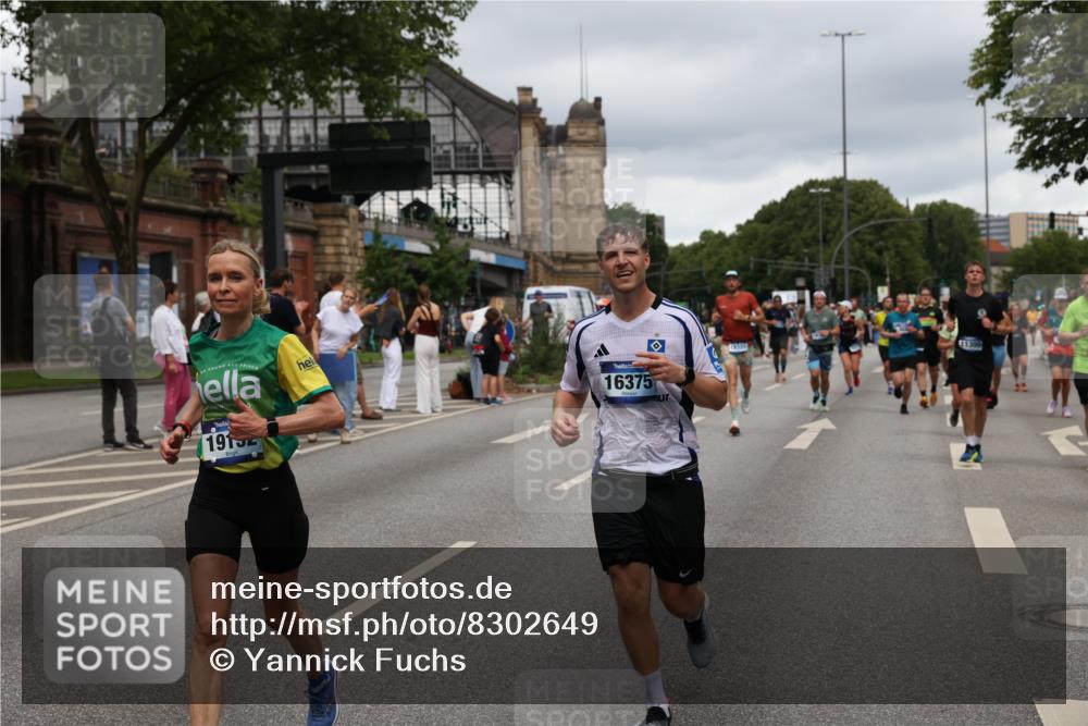 29.06.2025 - hella hamburg halbmarathon Yannick Fuchs http://msf.ph/oto/8302649 29.06.2025 10:50:00 20KM 1130, 1180, 1877, 2378, 2982, 3042, 3048, 4594, 4813, 4951, 5287, 5465, 5721, 5744, 6759, 7646, 7742, 8255, 8311, 8330, 8639, 8863, 9361, 9562, 9622, 11039, 11143, 11309, 11554, 11638, 11870, 12196, 12515, 12858, 13474, 14363, 14461, 15134, 16043, 16375, 16434, 16625, 17468, 17615, 18117, 18125, 18212, 18325, 18340, 18495, 18531, 18634, 18746, 18835, 18966, 19152 meine-sportfotos.de