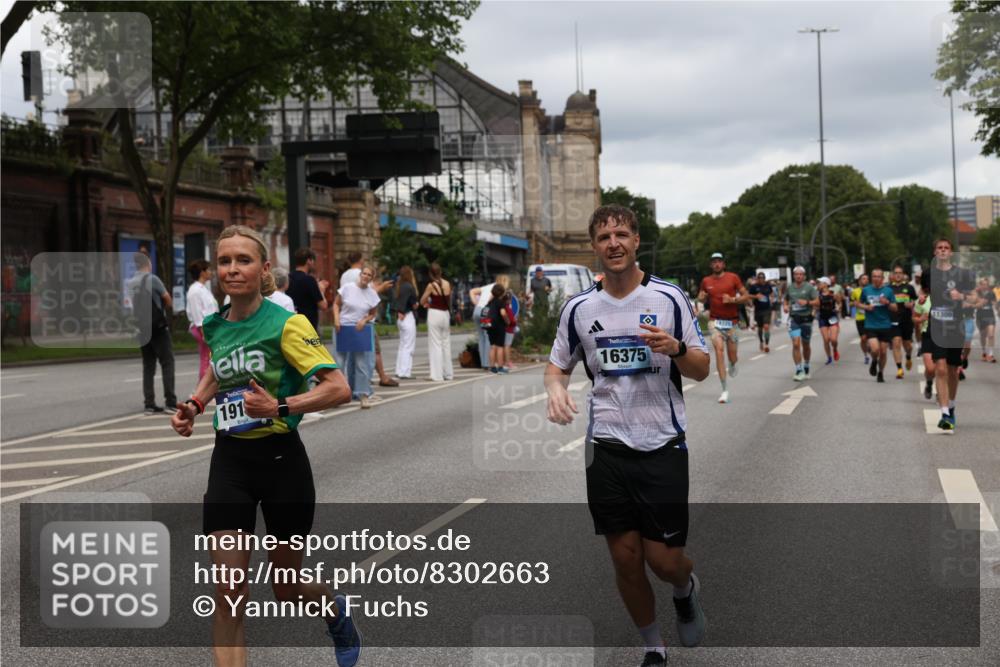 29.06.2025 - hella hamburg halbmarathon Yannick Fuchs http://msf.ph/oto/8302663 29.06.2025 10:50:00 20KM 1130, 1180, 1877, 2378, 2982, 3042, 3048, 4594, 4813, 4951, 5287, 5465, 5721, 5744, 6759, 7646, 7742, 8255, 8311, 8330, 8639, 8863, 9361, 9562, 9622, 11039, 11143, 11309, 11554, 11638, 11870, 12196, 12515, 12858, 13474, 14363, 14461, 15134, 16043, 16375, 16434, 16625, 17468, 17615, 18117, 18125, 18212, 18325, 18340, 18495, 18531, 18634, 18746, 18835, 18966, 19152 meine-sportfotos.de
