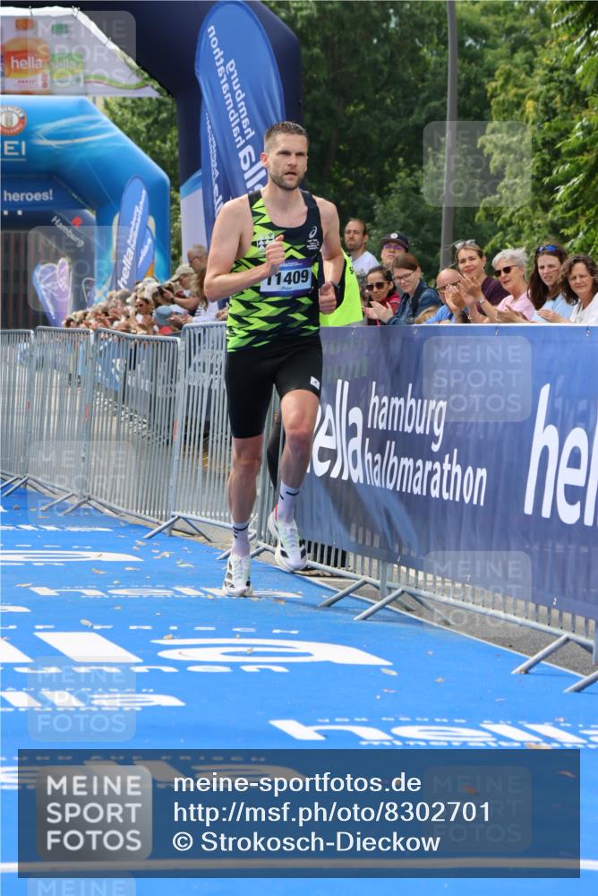 29.06.2025 - hella hamburg halbmarathon Strokosch-Dieckow http://msf.ph/oto/8302701 29.06.2025 10:16:18 Ziel 11409 meine-sportfotos.de