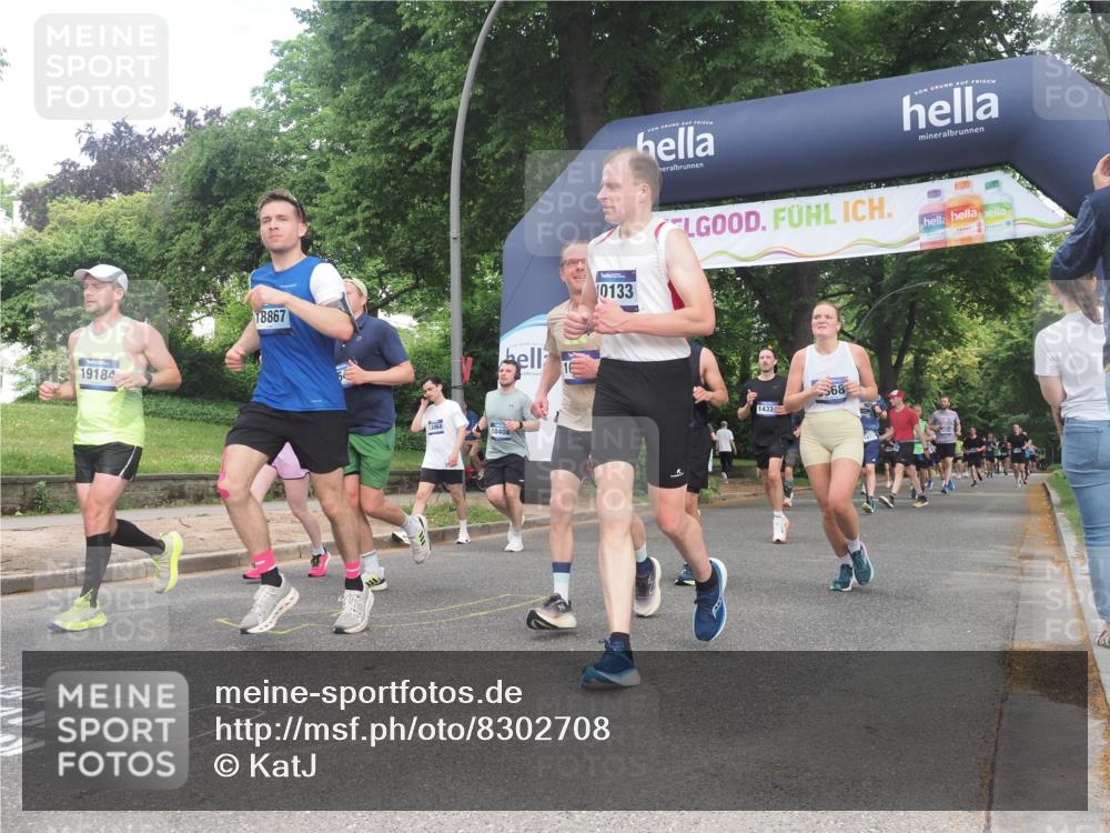 29.06.2025 - hella hamburg halbmarathon KatJ http://msf.ph/oto/8302708 29.06.2025 10:43:30 Zwischen KM18-KM19 1972, 2083, 2250, 2741, 2982, 2996, 4152, 4594, 4813, 7037, 7547 meine-sportfotos.de
