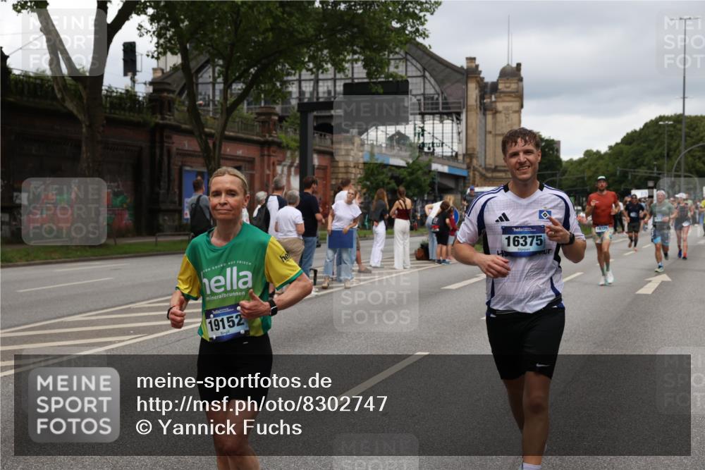 29.06.2025 - hella hamburg halbmarathon Yannick Fuchs http://msf.ph/oto/8302747 29.06.2025 10:50:00 20KM 1130, 1180, 1877, 2378, 2982, 3042, 3048, 4594, 4813, 4951, 5287, 5465, 5721, 5744, 6759, 7646, 7742, 8255, 8311, 8330, 8639, 8863, 9361, 9562, 9622, 11039, 11143, 11309, 11554, 11638, 11870, 12196, 12515, 12858, 13474, 14363, 14461, 15134, 16043, 16375, 16434, 16625, 17468, 17615, 18117, 18125, 18212, 18325, 18340, 18495, 18531, 18634, 18746, 18835, 18966, 19152 meine-sportfotos.de