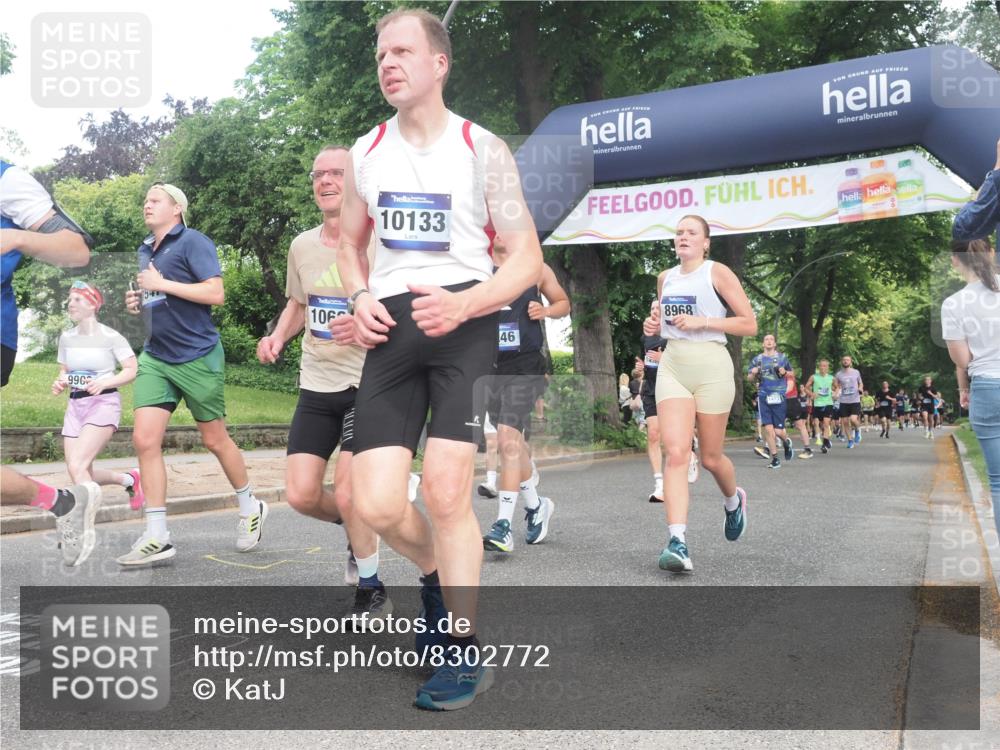29.06.2025 - hella hamburg halbmarathon KatJ http://msf.ph/oto/8302772 29.06.2025 10:43:31 Zwischen KM18-KM19 1972, 2083, 2250, 2741, 2982, 2996, 4594, 4813, 5492, 7547 meine-sportfotos.de