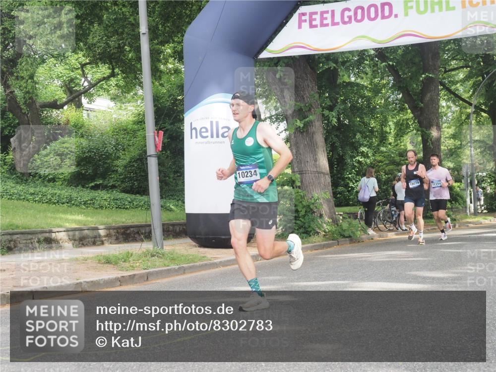 29.06.2025 - hella hamburg halbmarathon KatJ http://msf.ph/oto/8302783 29.06.2025 10:14:11 Zwischen KM18-KM19  meine-sportfotos.de