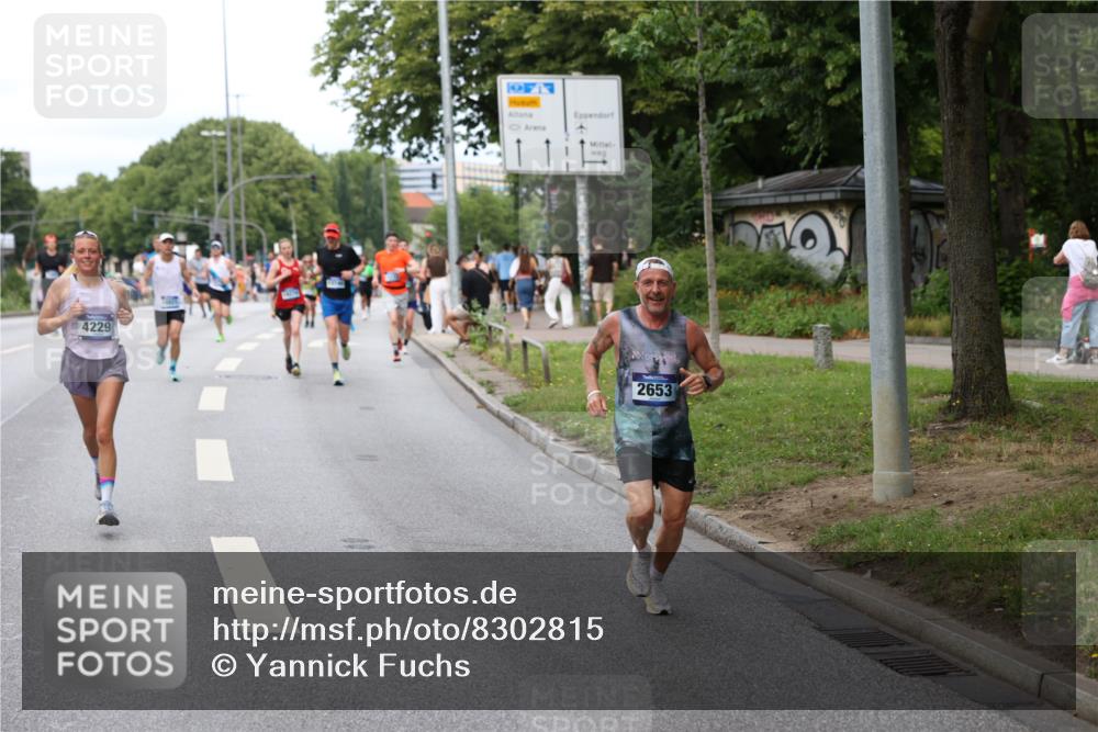 29.06.2025 - hella hamburg halbmarathon Yannick Fuchs http://msf.ph/oto/8302815 29.06.2025 10:37:43 20KM 2653, 3109, 3124, 3697, 3928, 4080, 4229, 4318, 5477, 7026, 7508, 7635, 8664, 9114, 10099, 10237, 10251, 10493, 11177, 12153, 12723, 12776, 13398, 13746, 13807, 14201, 14210, 14484, 14849, 15706, 15851, 15921, 16314, 16338, 16997, 17391, 17403, 18274, 18449, 18987, 19009, 19038, 19051, 19229 meine-sportfotos.de