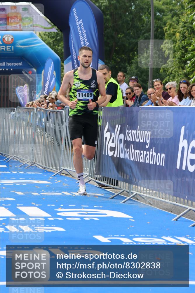 29.06.2025 - hella hamburg halbmarathon Strokosch-Dieckow http://msf.ph/oto/8302838 29.06.2025 10:16:18 Ziel 11409 meine-sportfotos.de