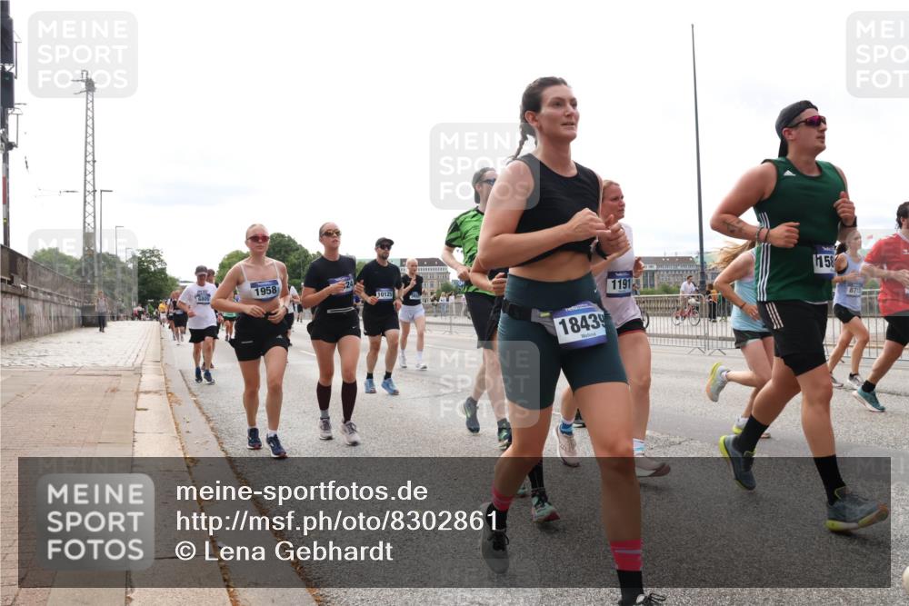 29.06.2025 - hella hamburg halbmarathon Lena Gebhardt http://msf.ph/oto/8302861 29.06.2025 10:21:56 Lombardsbrücke 1958, 10125, 18439, 1191, 158, 8715, 1003, 1072, 1158, 1191, 1250, 1294, 1401, 1668, 1958, 1963, 2009, 2063, 2172, 2315, 2353, 2514, 2529, 2744, 3050, 3172, 3458, 3606, 3768, 3770, 3825, 3826, 3995, 4046, 4289, 4366, 4375, 4376, 4697, 4786, 5122, 5412, 5641, 5759, 5957, 6086, 6103, 6475, 6676, 6805, 6881, 6977, 7075, 7162, 7612, 7672, 8286, 8431, 8715, 8860, 8884, 8896, 8954, 8959, 9002, 9062, 9369, 9483, 9499, 9532, 10374, 10874 meine-sportfotos.de