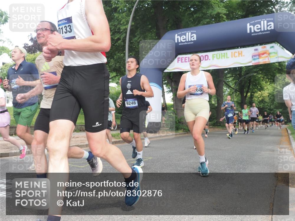 29.06.2025 - hella hamburg halbmarathon KatJ http://msf.ph/oto/8302876 29.06.2025 10:43:31 Zwischen KM18-KM19 1972, 2083, 2250, 2741, 2982, 2996, 4594, 4813, 5492, 7547 meine-sportfotos.de