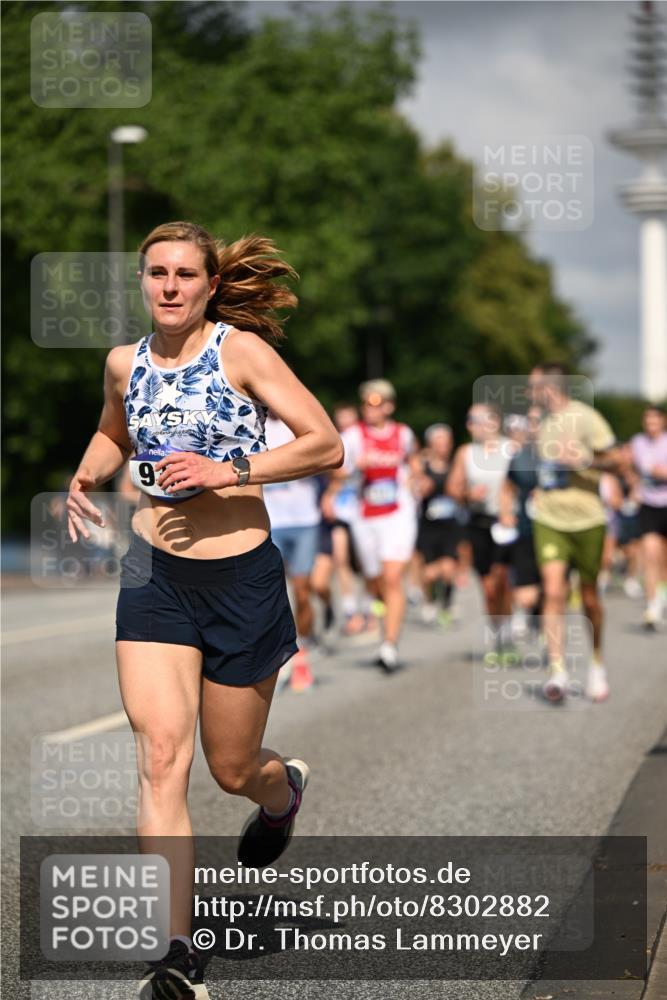 29.06.2025 - hella hamburg halbmarathon Dr. Thomas Lammeyer http://msf.ph/oto/8302882 29.06.2025 09:54:08 Kennedybrücke 1209, 1358, 1688, 1697, 1882, 2546, 2675, 3626, 4205, 4229, 4380, 4398, 4823, 4893, 5026, 5472, 5508, 5745, 5752, 5916, 6080, 6458, 6649, 6686, 6687, 7026, 7110, 8091, 8450, 8958, 9116, 9365, 10064, 10218, 10783, 10922, 11281, 11284, 11305, 11379 meine-sportfotos.de