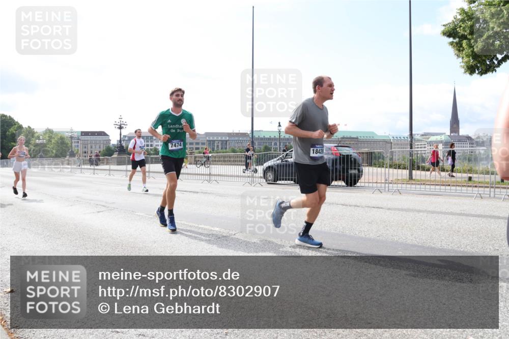 29.06.2025 - hella hamburg halbmarathon Lena Gebhardt http://msf.ph/oto/8302907 29.06.2025 10:12:13 Lombardsbrücke 1062, 1790, 1850, 2661, 2964, 3262, 3363, 3746, 4453, 4499, 5166, 5176, 5379, 5597, 5598, 6822, 6871, 6966, 7474, 9191, 9253, 9254, 9405, 9428, 9705, 10042, 10409, 10581, 10685, 11507, 11509, 11525, 11537, 11581, 11917, 12473, 13171, 13542, 13958, 14060, 14196, 14313, 14384, 14863, 14868, 15137, 16379, 16976, 17638, 17774, 18261, 18395, 18429, 18655 meine-sportfotos.de