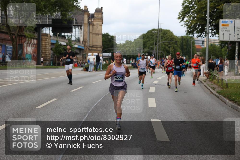 29.06.2025 - hella hamburg halbmarathon Yannick Fuchs http://msf.ph/oto/8302927 29.06.2025 10:37:44 20KM 2653, 3109, 3116, 3124, 3697, 3928, 4080, 4229, 4318, 7026, 7508, 7635, 8664, 9114, 10099, 10237, 10251, 10493, 11177, 12153, 12723, 12776, 13398, 13746, 13807, 14201, 14210, 14484, 14849, 15706, 15851, 15921, 16314, 16338, 16997, 17391, 17403, 18274, 18449, 18987, 19009, 19038, 19051, 19229 meine-sportfotos.de