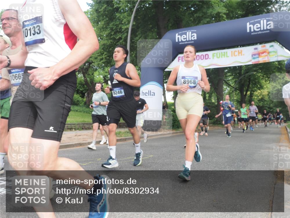 29.06.2025 - hella hamburg halbmarathon KatJ http://msf.ph/oto/8302934 29.06.2025 10:43:31 Zwischen KM18-KM19 1972, 2083, 2250, 2741, 2982, 2996, 4594, 4813, 5492, 7547 meine-sportfotos.de