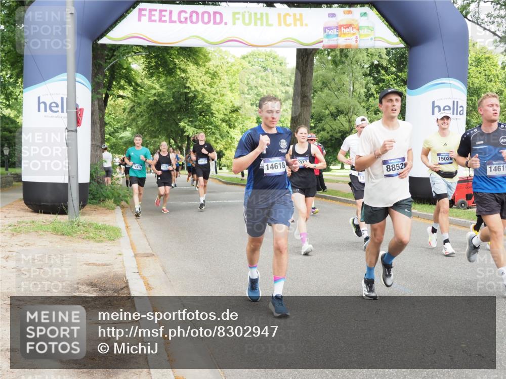 29.06.2025 - hella hamburg halbmarathon MichiJ http://msf.ph/oto/8302947 29.06.2025 10:34:56 Zwischen KM18-KM19 1942, 7480, 7599, 7962, 8852, 9305, 13223, 13554, 14618, 14619, 15026, 17846, 18118, 18797 meine-sportfotos.de