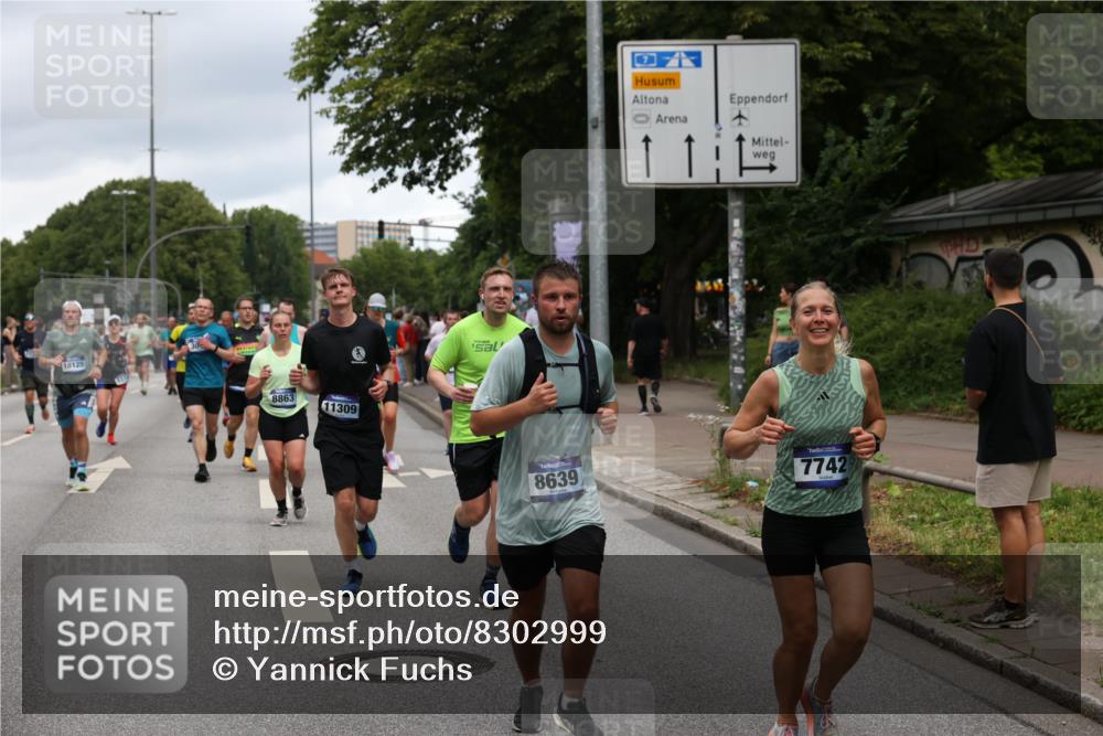 29.06.2025 - hella hamburg halbmarathon Yannick Fuchs http://msf.ph/oto/8302999 29.06.2025 10:50:01 20KM 1130, 1180, 1877, 2378, 2982, 3042, 3048, 4594, 4813, 4951, 5287, 5465, 5721, 5744, 6759, 7646, 7742, 8255, 8311, 8330, 8639, 8863, 9361, 9562, 9622, 11143, 11309, 11554, 11638, 11870, 12196, 12515, 12858, 13474, 14363, 14461, 15134, 16008, 16009, 16043, 16375, 16434, 16625, 17468, 17615, 18117, 18125, 18212, 18325, 18340, 18495, 18531, 18634, 18966, 19152 meine-sportfotos.de